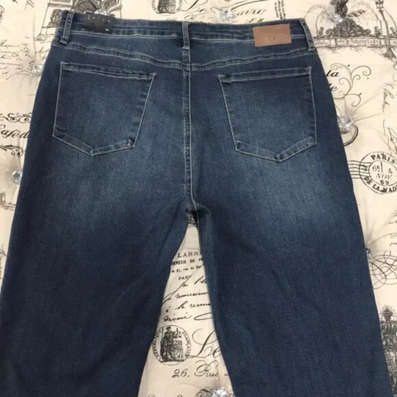 LEITH High Waist Crop Flare Jeans - Picture 5 of 7